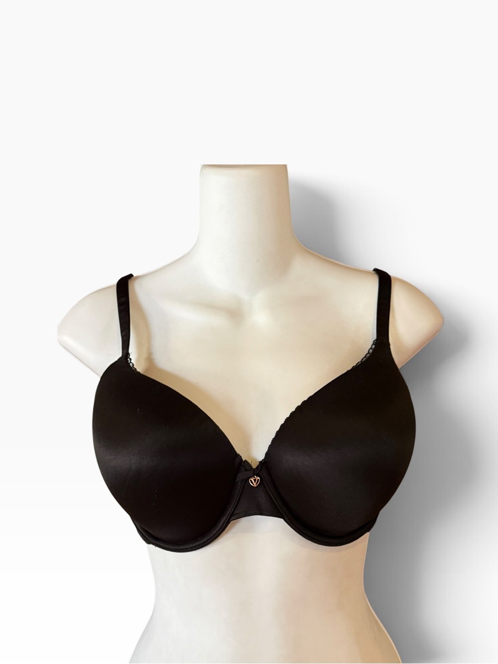 Victoria’s Secret Body By Victoria Womens 34DD Black Lightly Padded Bra